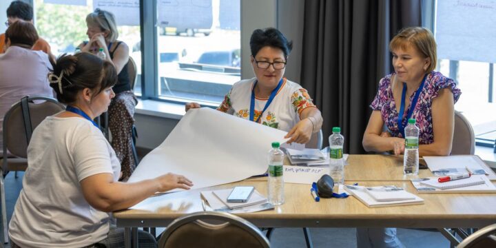 Наш КНП «Томаківський ЦПМСД» Томаківської селищної ради, який обслуговує населення двох громад- Томаківської та Мирівської долучається до світової практики: розширення ролі медичної сестри